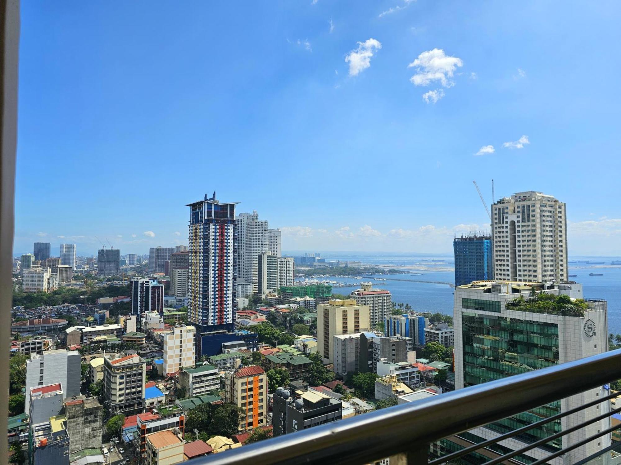 Jmm Grand Suites Manila Exterior photo